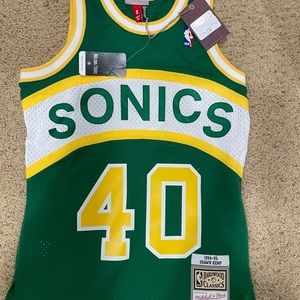 NWT Seattle Supersonics Shawn Kemp jersey